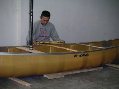 Posizionamento in piano della canoa longitudinalmente