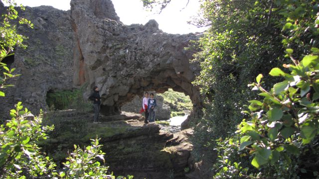 Sentiero tra le rocce